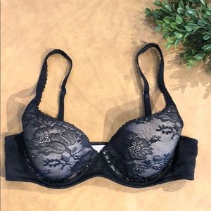 Black lace Victoria’s Secrets bra